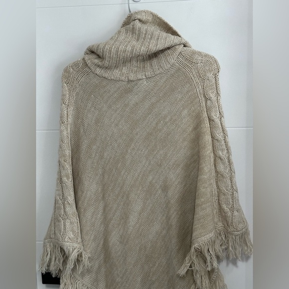 ✨NWT✨ INC International Concepts: Women’s Cable Knit Poncho- One Size Fits Most - Picture 9 of 10